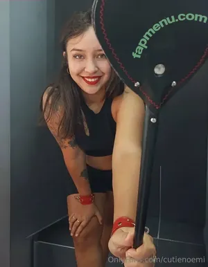 cutienoemi / cutiie_kim nude photo #0027