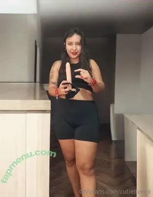 cutienoemi / cutiie_kim nude photo #0028