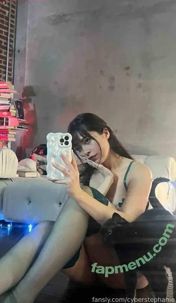 Cyberstephanie nude photo #0023 (Cyberstephanie)