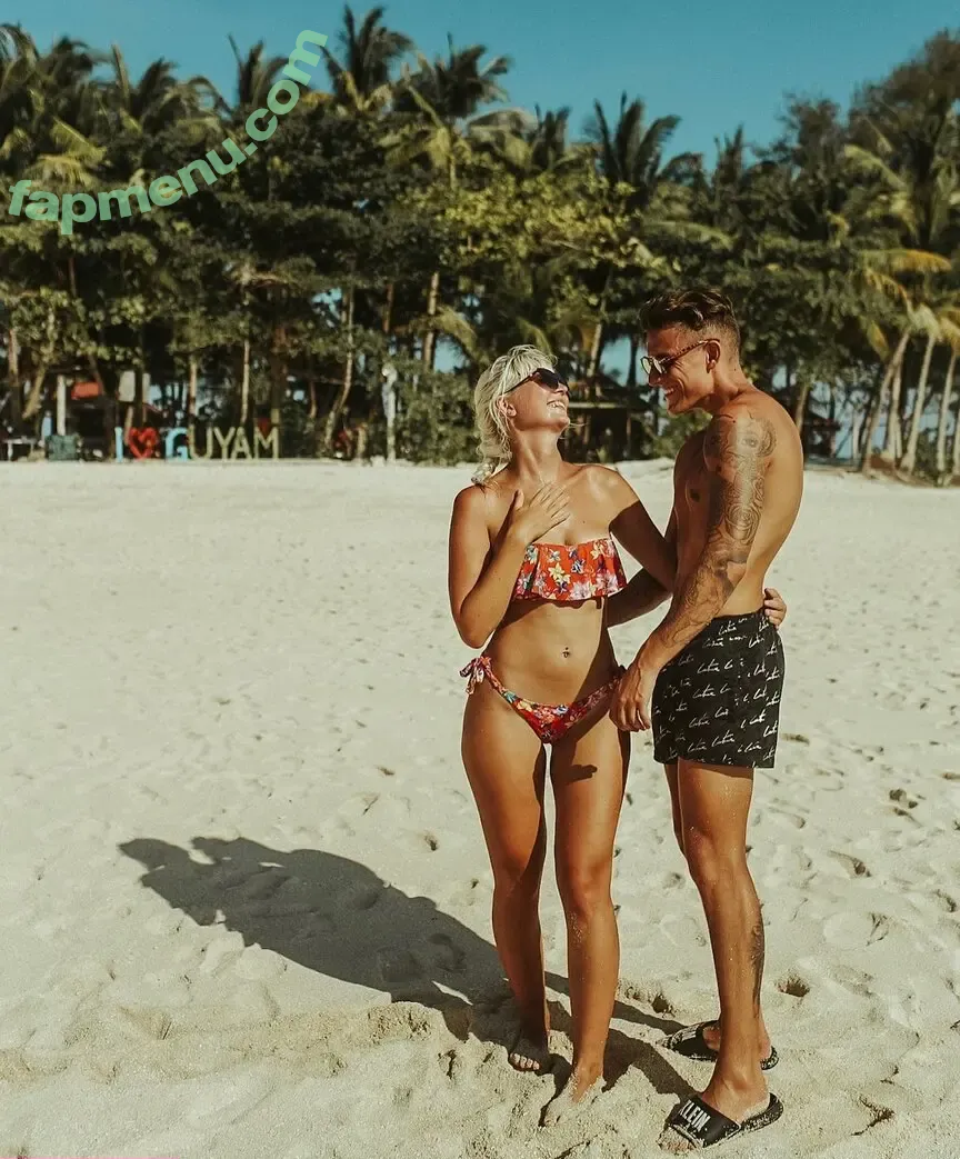 dabbleandtravel nude photo #0003 (Molly and Matt)