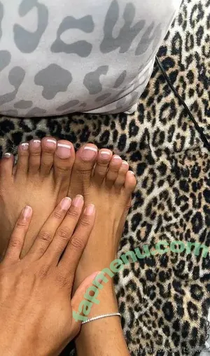 DaFreaka / dafreaka_ / tslikaa nude photo #0029