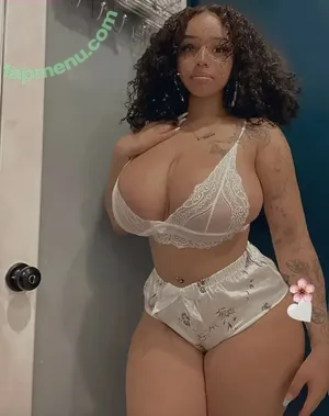 dahliagoth420 / danikajones420 / sailuvstyler420 nude photo #0027