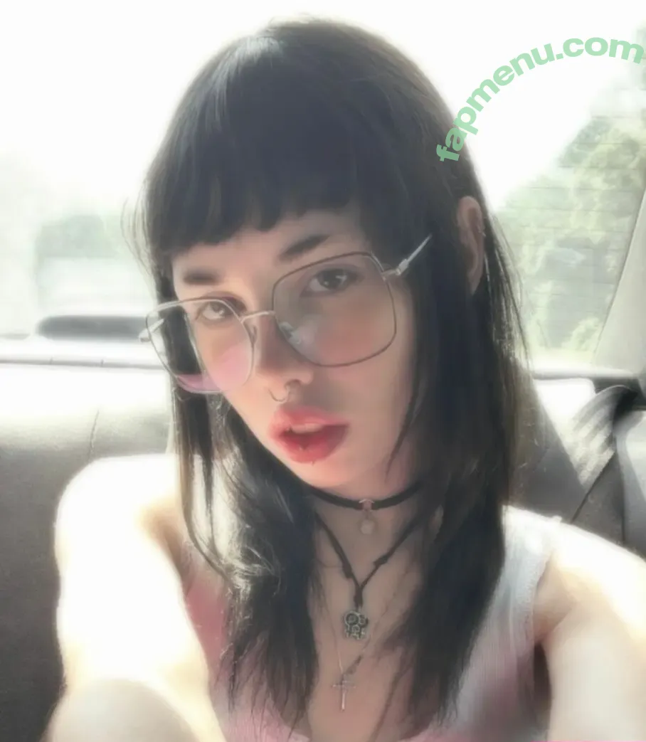 Daintyhealer nude photo #0003 (Daintyheals / daintymilder)