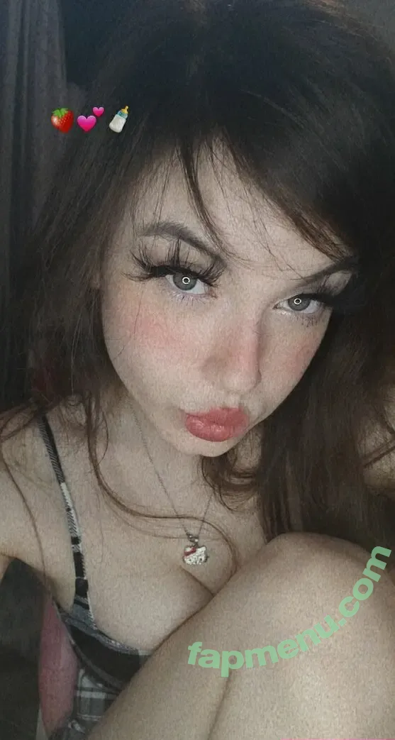 Daintypet nude photo #0020 (ayocutie / daintyp3t)