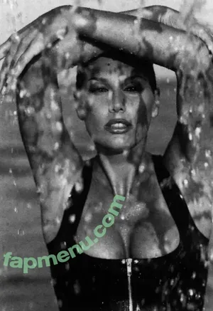 Daisy Fuentes / daisyfuentes / danyela2001 nude photo #0030