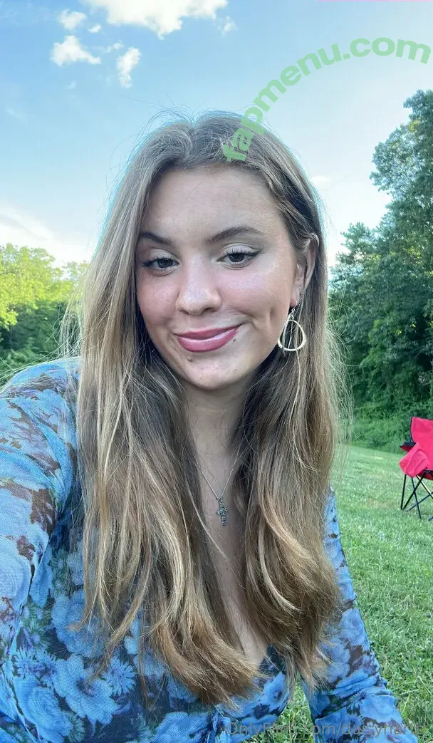 daisyharttt nude photo #0026 (daisy_a_hart)