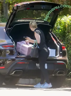 Dakota Fanning / dakotafanning nude photo #0481