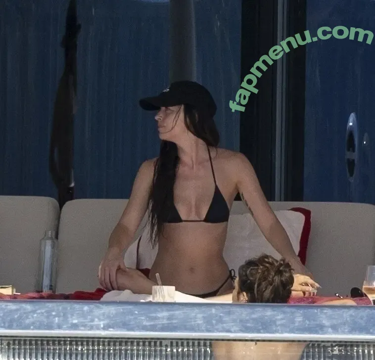 Dakota Johnson nude photo #1572 (dakotajohnson / isDakotaJohnson)