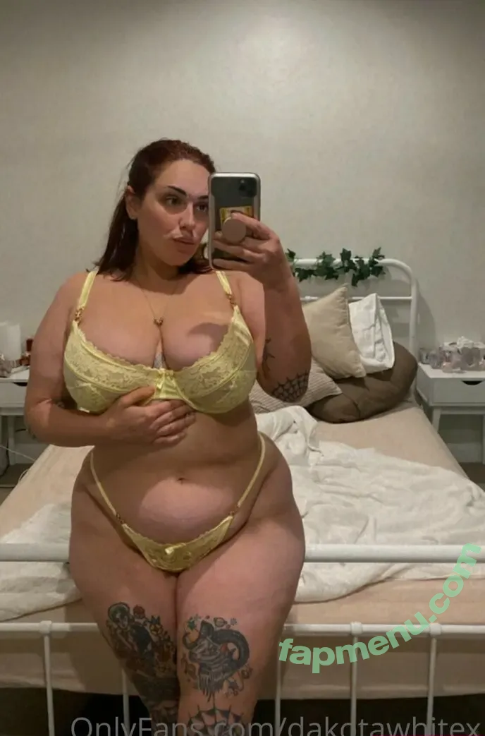 dakotawhitex nude photo #0002 (megobrando)