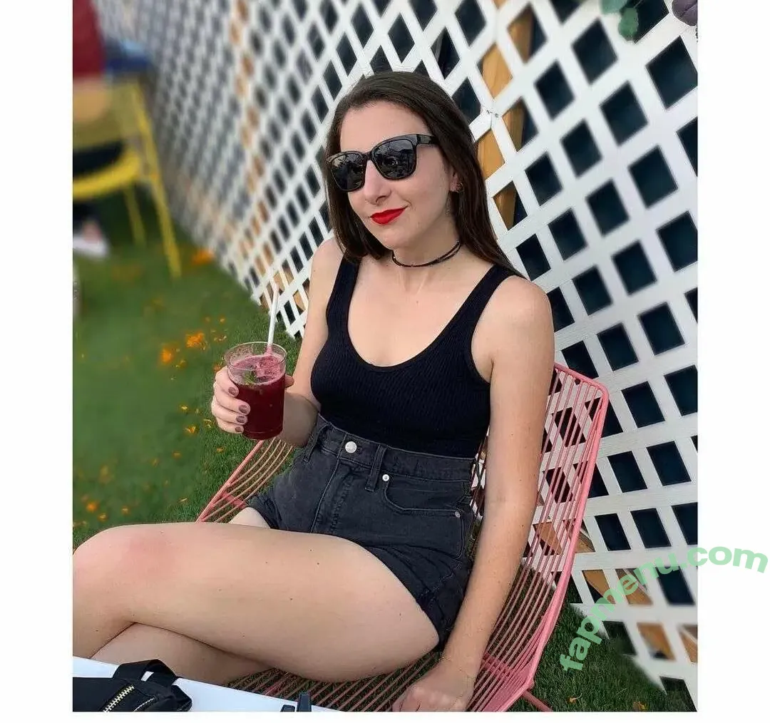 Dana Schwartz nude photo #0003 (danaschwartzzz)