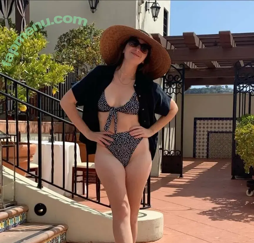 Dana Schwartz nude photo #0012 (danaschwartzzz)