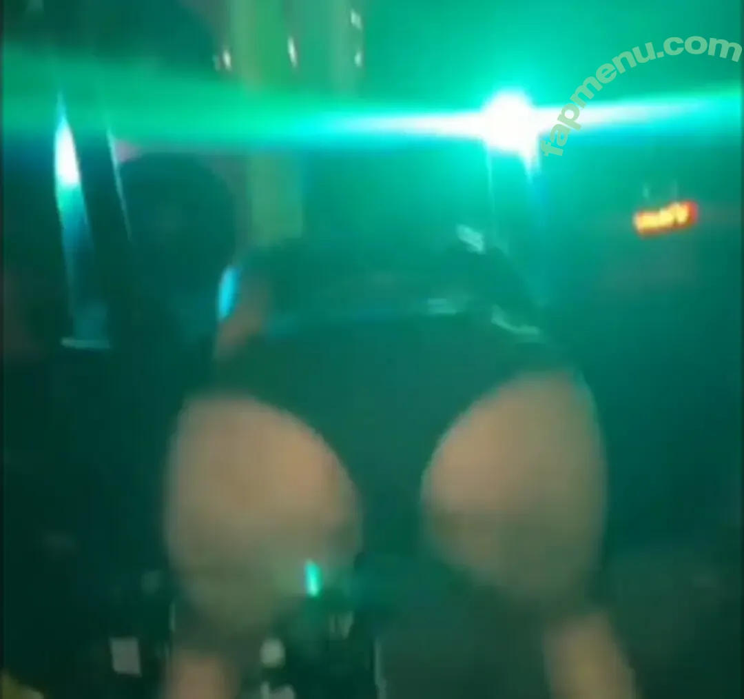 Dançando Funk Sem Calcinha nude photo #0006 (Pelada / Sem Sutiã / dancefpolis)