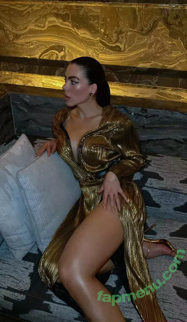 danellaurbaytv nude photo #0077 (danellaurbaytv)