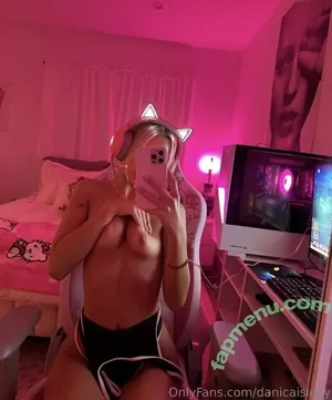  nude photo #0003
