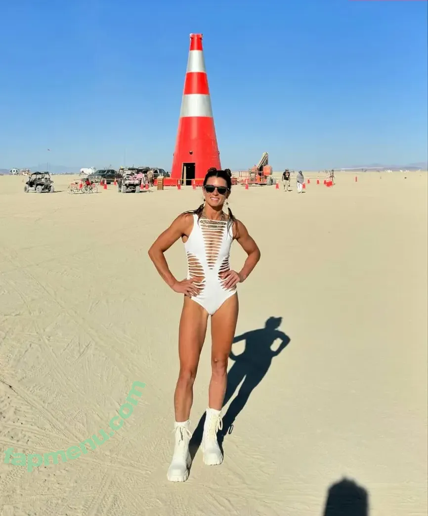 Danica Patrick nude photo #0139 (DanicaPatrick / Professional racing driver)