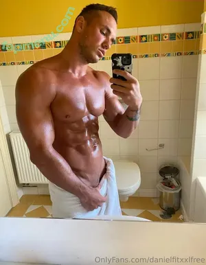 danielfitxxlfree / fit_chef nude photo #0028