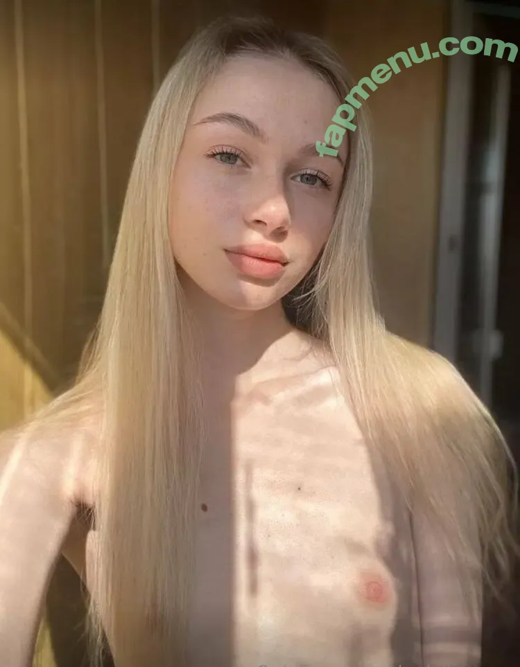 daniellaroses nude photo #0019 (daniellarose__art)