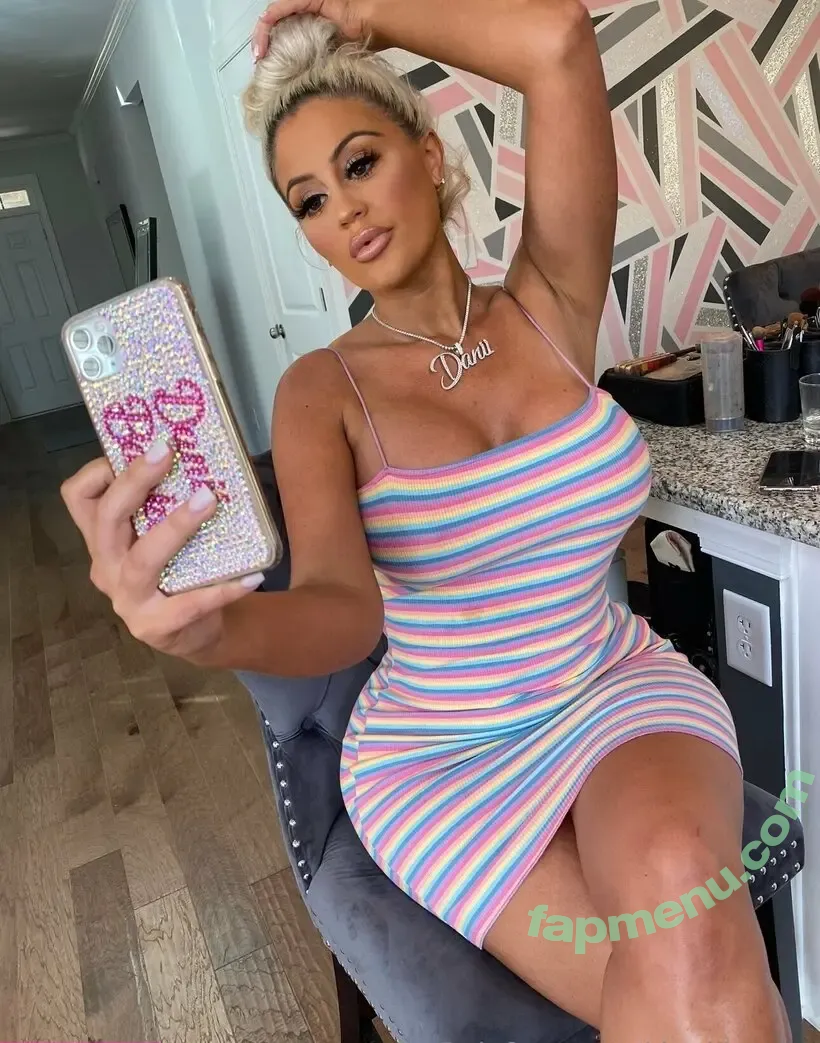 daniibankstv nude photo #0005 (itsdaniibanks)