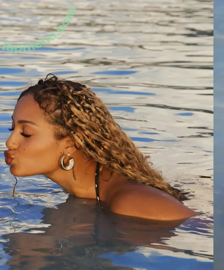 DaniLeigh nude photo #0005 (Danielle Leigh / iamdanileigh)