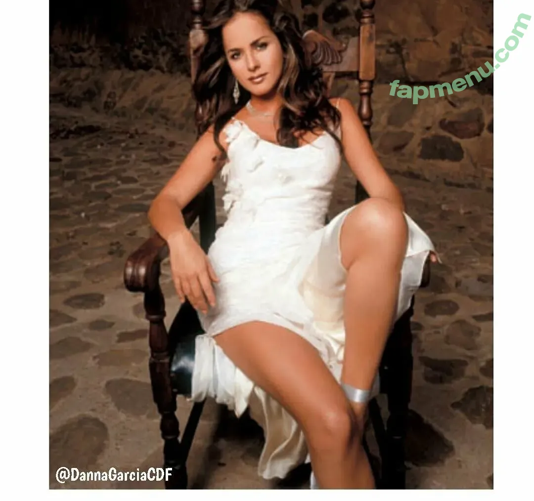 Danna Garcia nude photo #0028 (dsaurio01)