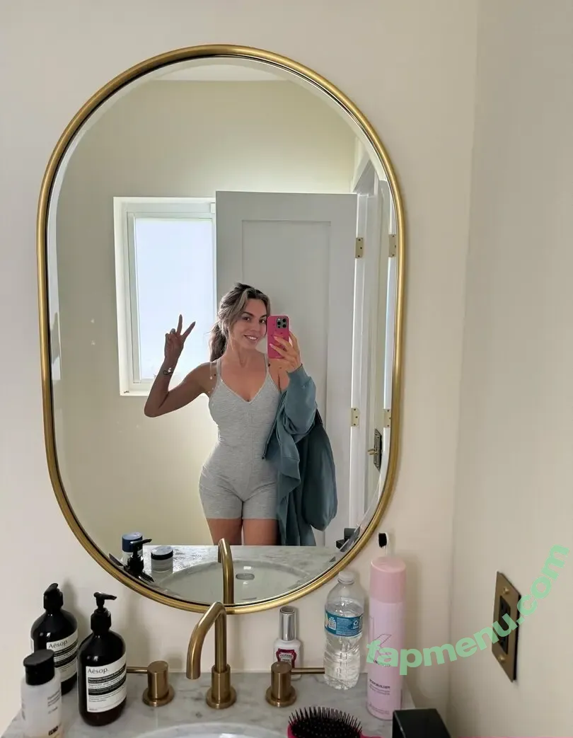 danyellay nude photo #0011 (danyellay)