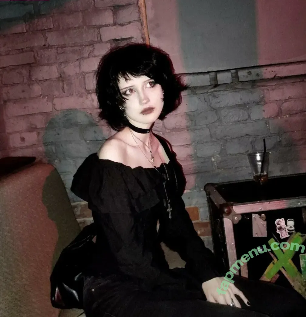 dark_vamp_ nude photo #0003 (dark_vamp_)