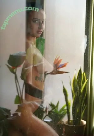  nude photo #0007