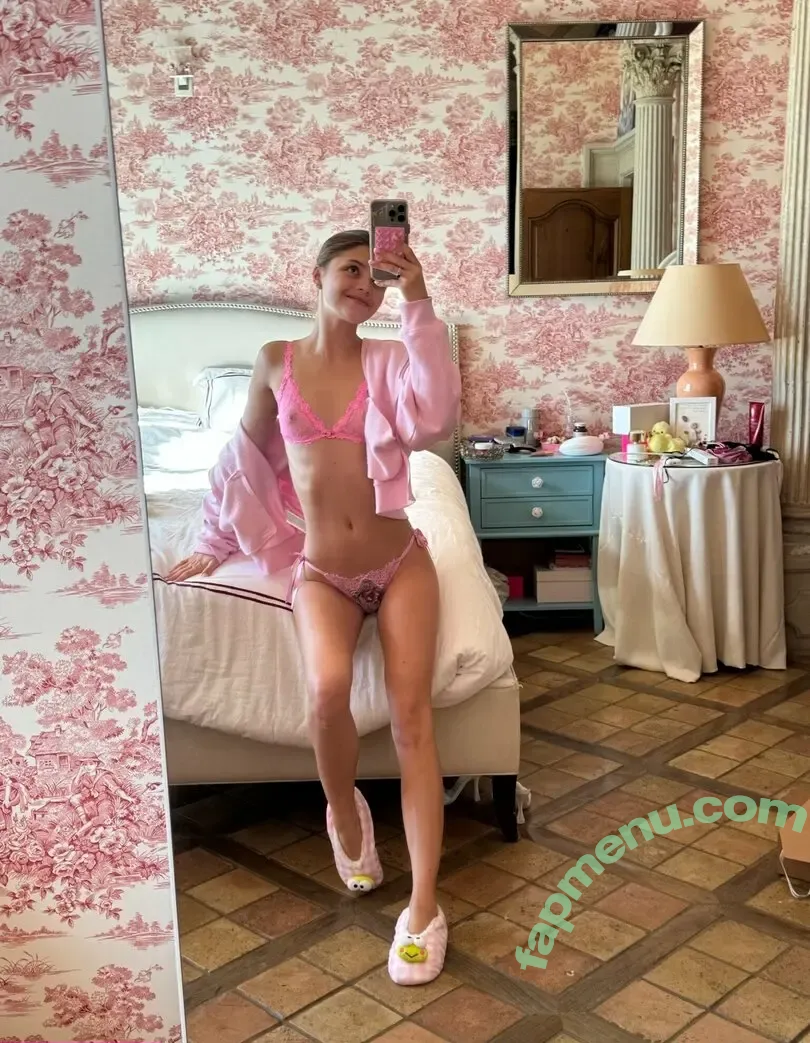 Dasha Komarova nude photo #0048 (Darya Komarova / Odarka Komarova / odarka_komarova / odarochka)