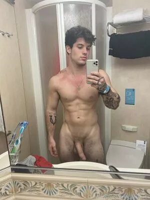 deek_aesthetic / derek.isthebae nude photo #0002