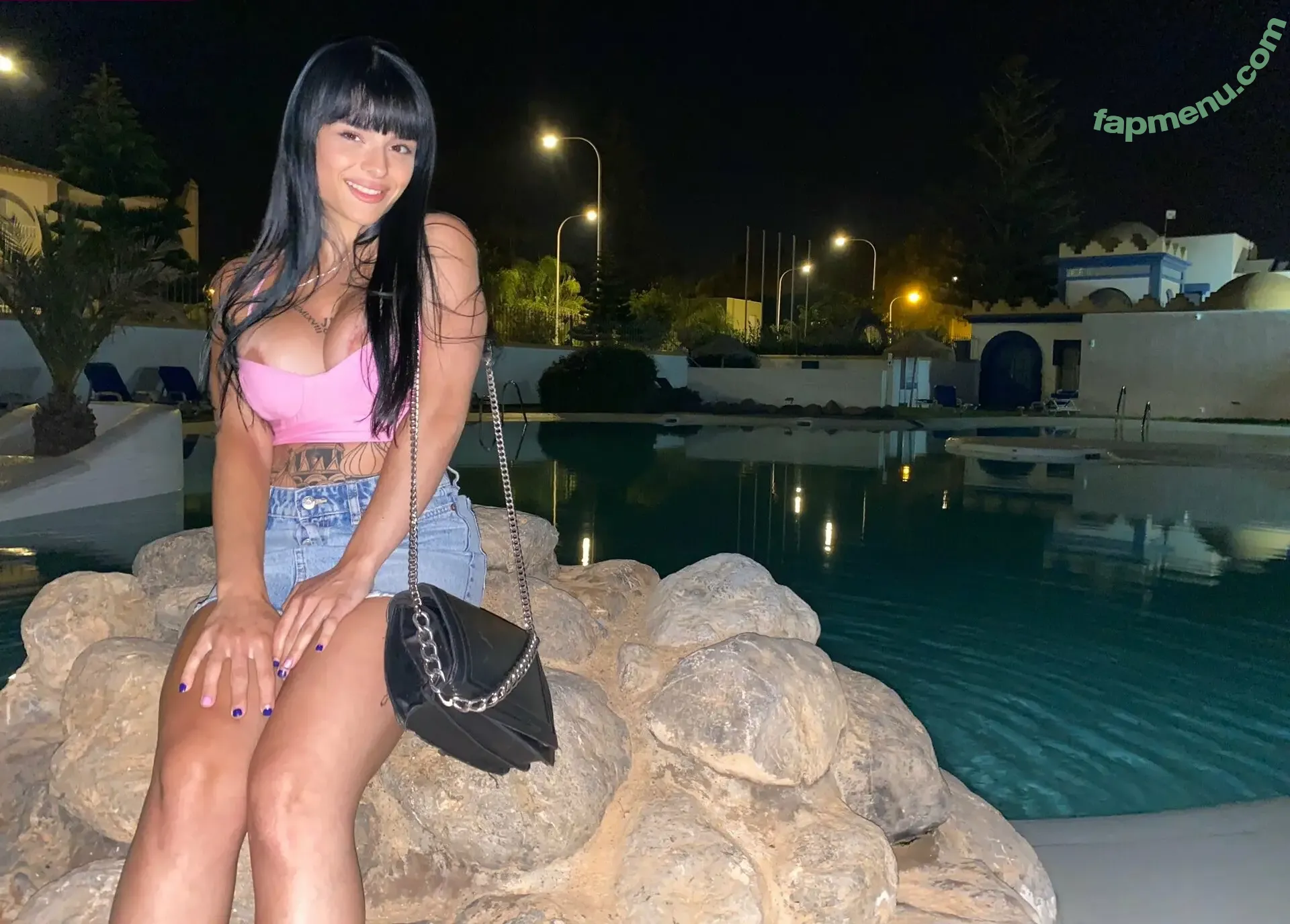 Delara Kassari nude photo #0004 (Delara Kassari)