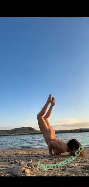 Demi / Ranapercasoo / demirose nude photo #0041