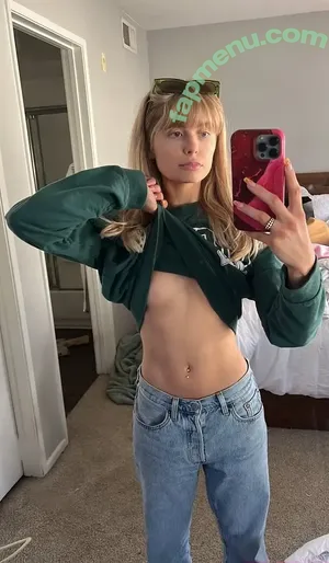 Demi Burnett / demi_not_lovato nude photo #0029