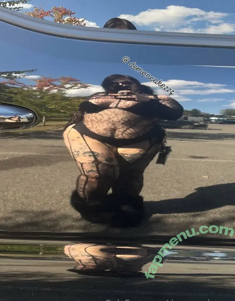 demoncakezzz nude photo #0025 (demoncakezzz)