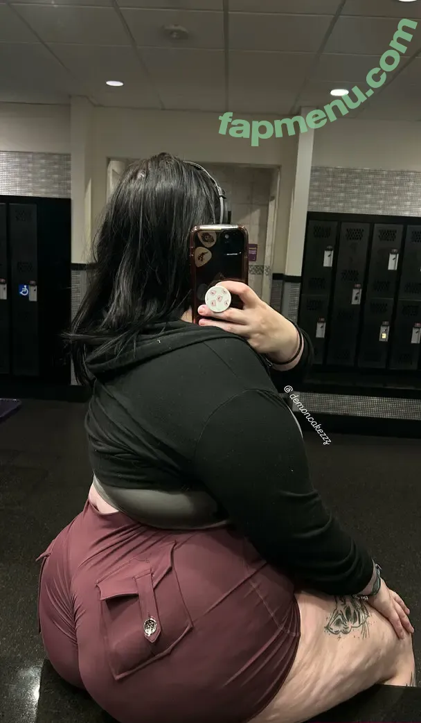 demoncakezzz nude photo #0028 (demoncakezzz)