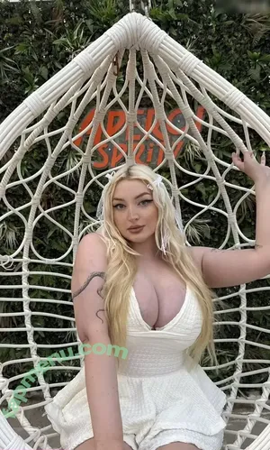 Denise Langemak / busty blonde / deniselangemak nude photo #0110