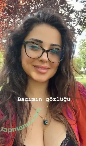 Deniz Bağdaş / denizbagdas nude photo #0036