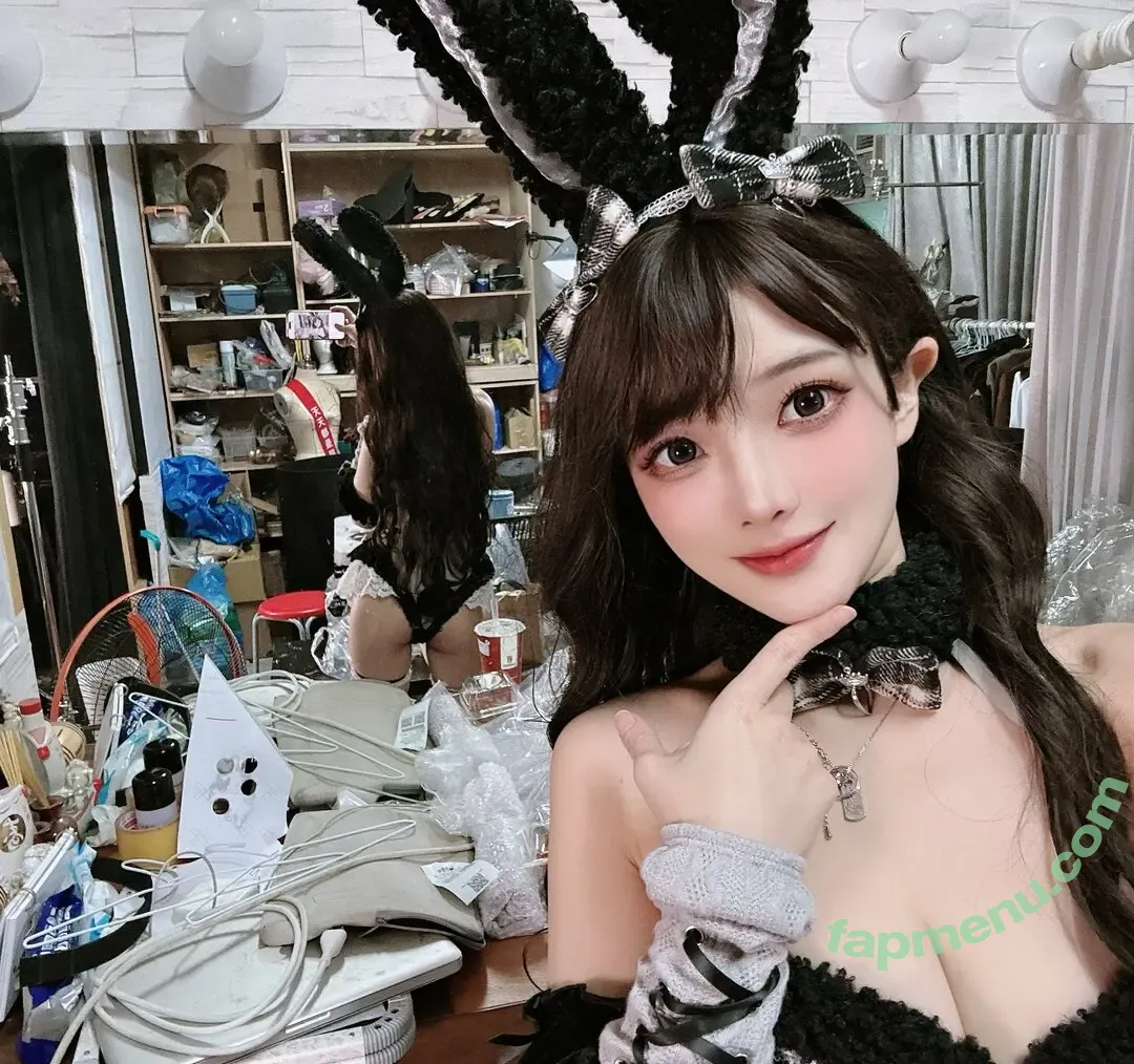 Denkakeke nude photo #0128 (DenKa / realanaandrews)