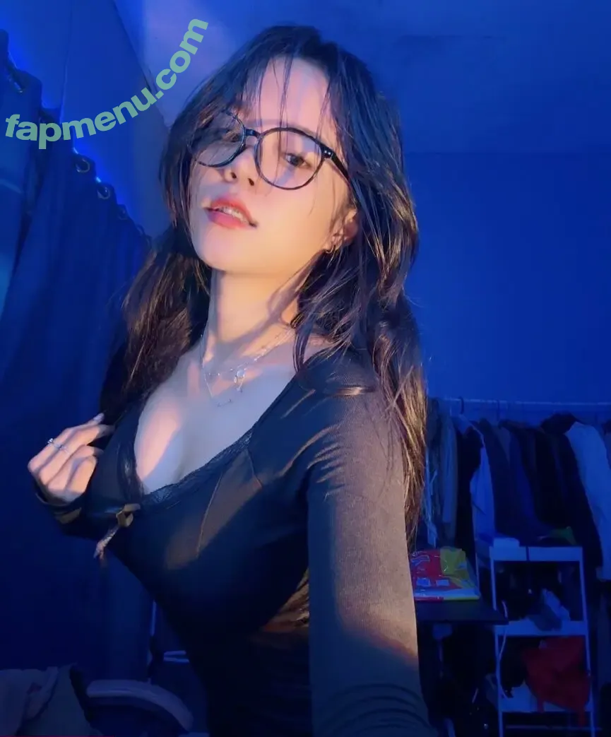 Deraanjela nude photo #0034 (Deraangela / Risafety)
