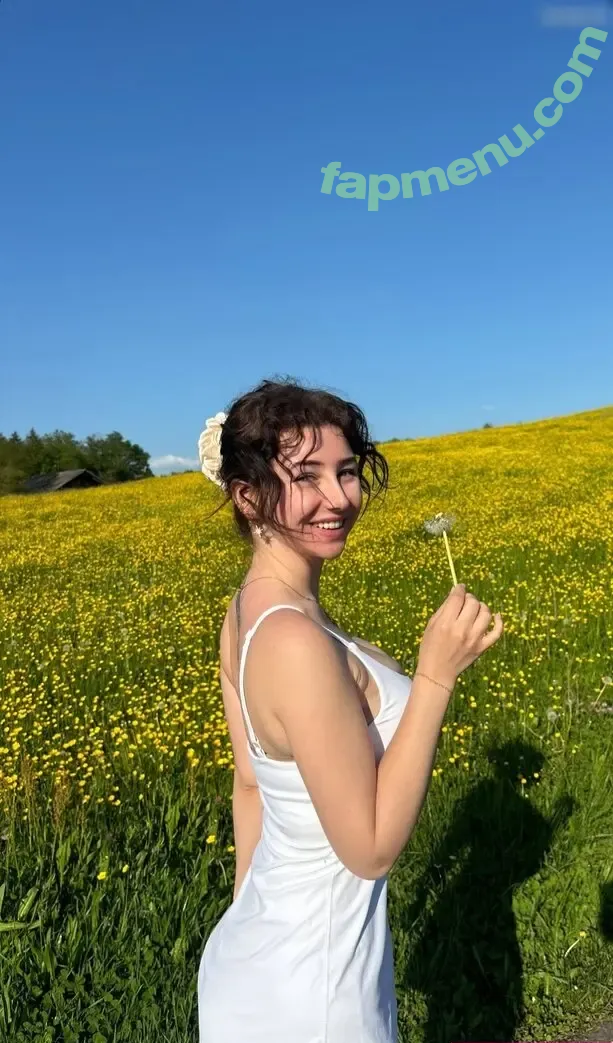 desiii77 nude photo #0014 (demirose / desii77 / desithekawaiipotato)