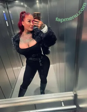 deutschebestonlyfans / germanysbest nude photo #0007