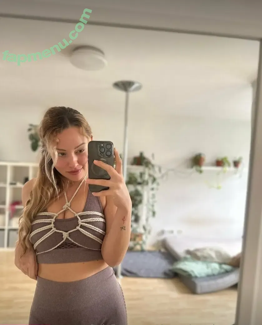 deutscheonlycreators nude photo #0034 (deutscheonlycreators)