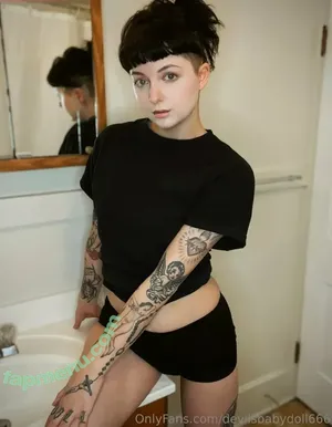  nude photo #0002