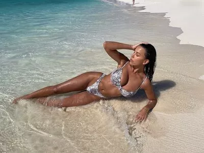 Devin Brugman / Natasha Oakley / devinbrugman nude photo #0940