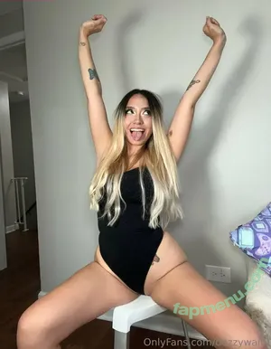 dezzywaifu nude photo #0021