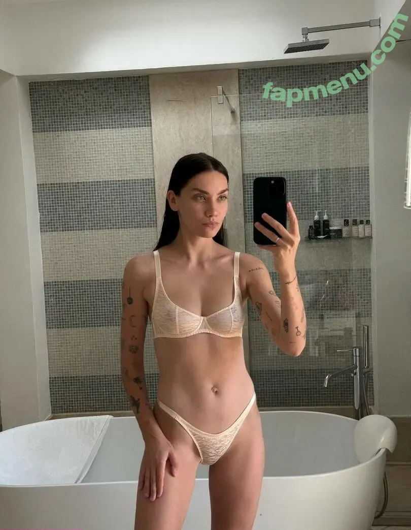Diamond_april nude photo #0050 (Karina Istomina)