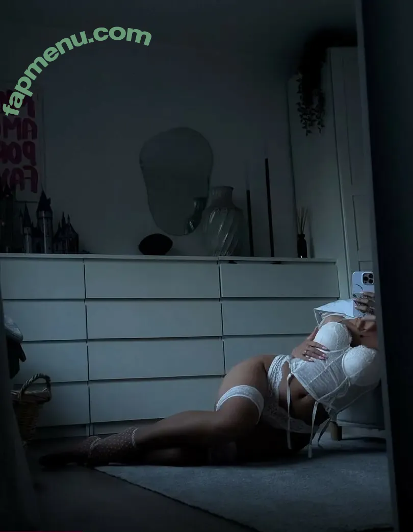 Diamond-tears nude photo #0015 (Diamondtearsx / deluxebabyx)