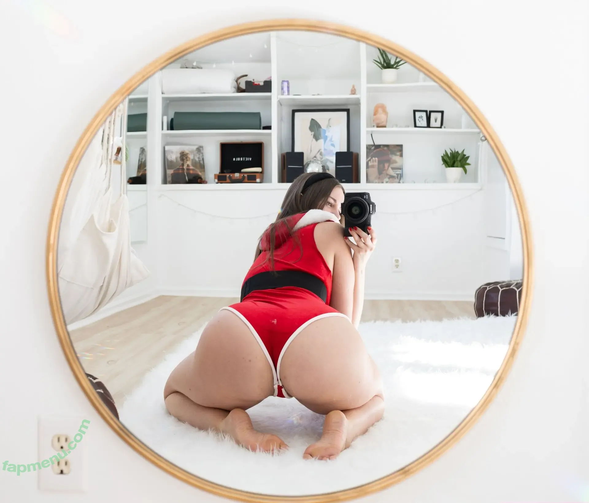 dianakills nude photo #0885 (ShibaHuskeyMom / dianakills_)