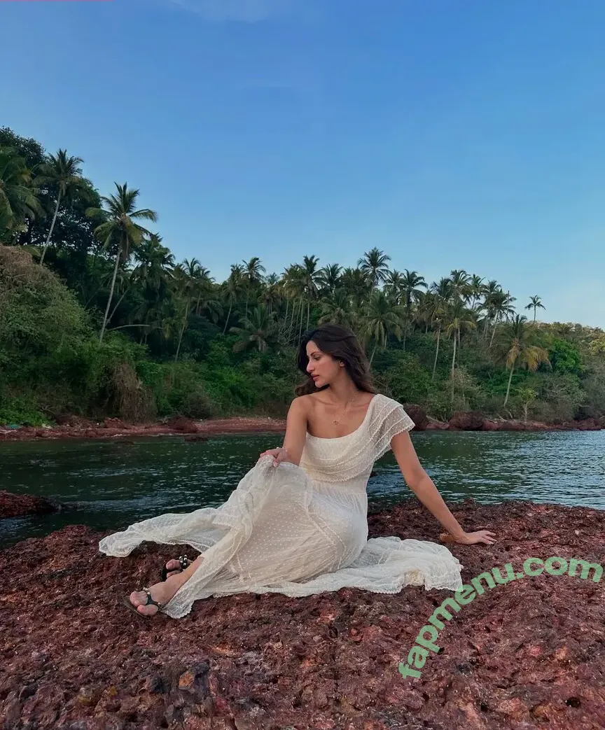 Diksha J Singh nude photo #0099 (dikshajsingh)