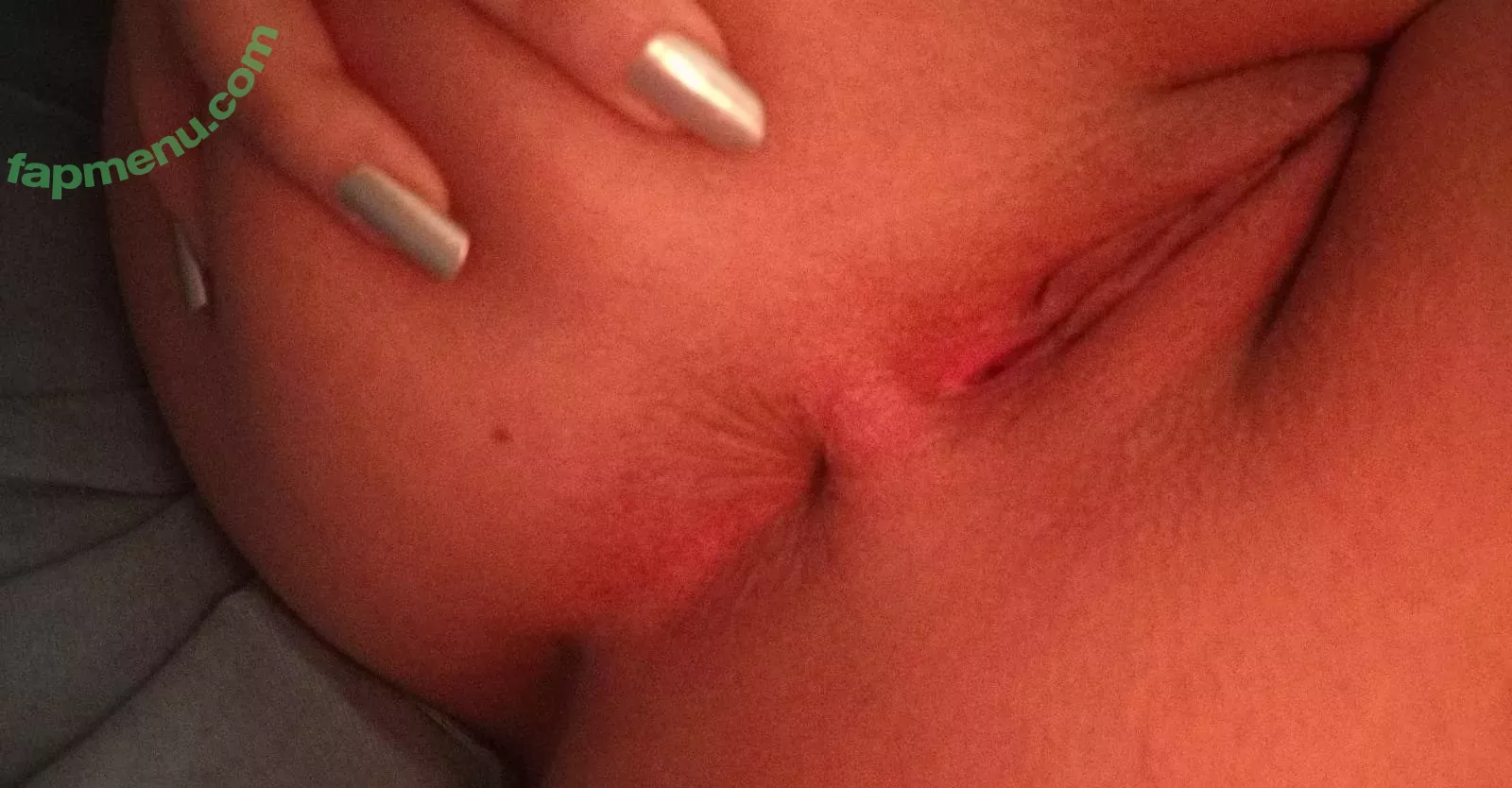 Dilan Dere nude photo #0203 (diddilala / dilanderea / onlydilandere)