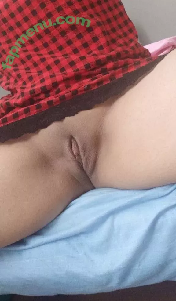 Dilan Dere nude photo #0213 (diddilala / dilanderea / onlydilandere)
